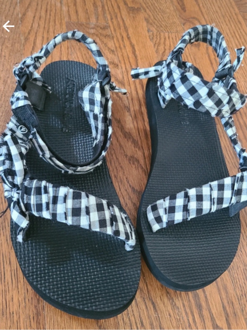 Arizona Love Black & White Gingham Strap Sandals